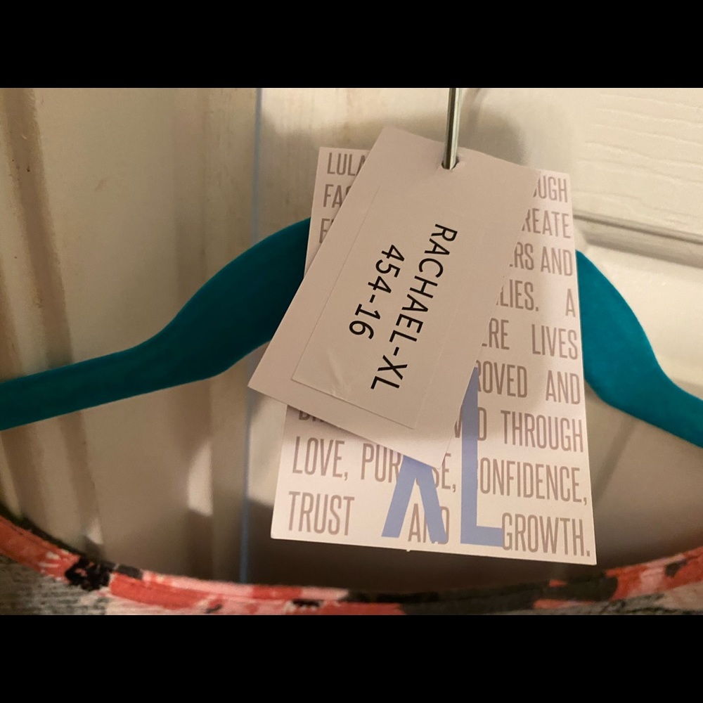 Lularoe Rachael - Picture 2 of 2